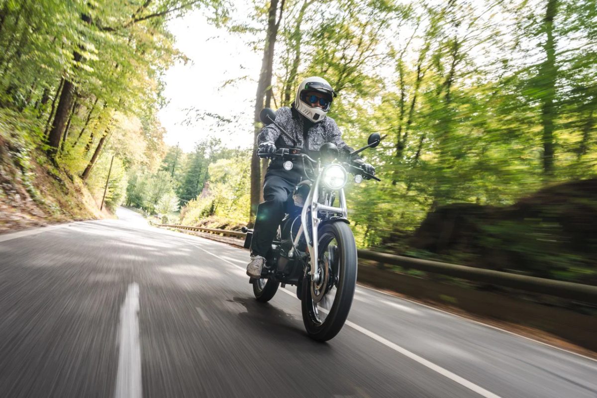 Royal Enfield Flying Flea C6 удивил на ходу — фото 2