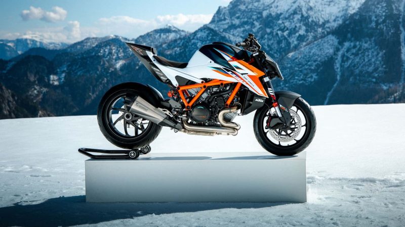 Новый KTM Super Duke 1390 RR, возможно, самый безумный нейкед-супербайк на свете