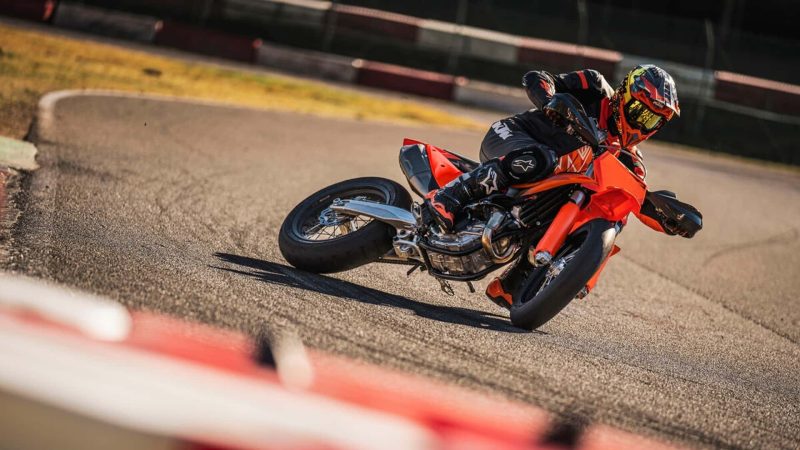 KTM 450 SMR 2027: главное обновление оказалось не техническим