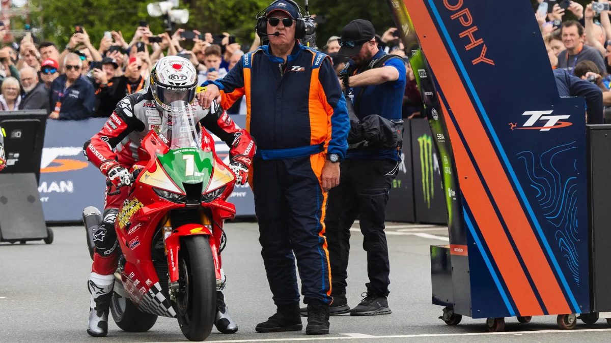 John McGuinness останется в TT и NW200 в 2027 году — фото 3