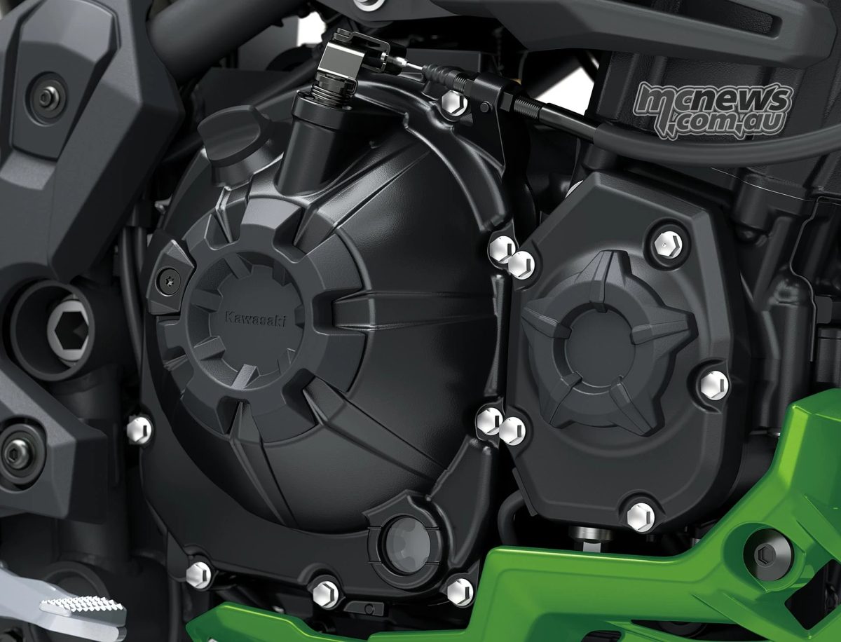 Кольца на крышки двигателя входят в число оригинальных аксессуаров Kawasaki для Versys 900