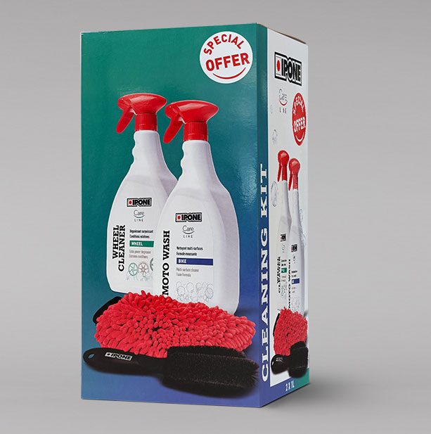Набор IPONE Cleaning Kit объединяет два очистителя для мотоциклов и пару микрофибровых перчаток для уборки.