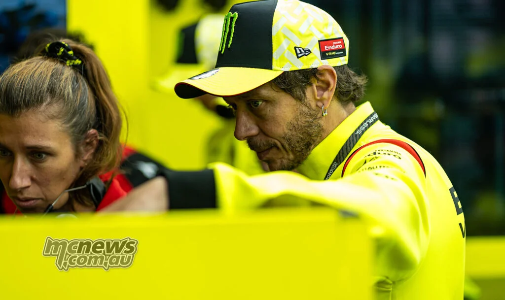 Валентино Росси побывал в гараже VR46 в Мизано, где, по словам Ди Джаннантонио, они вместе разбирали данные
