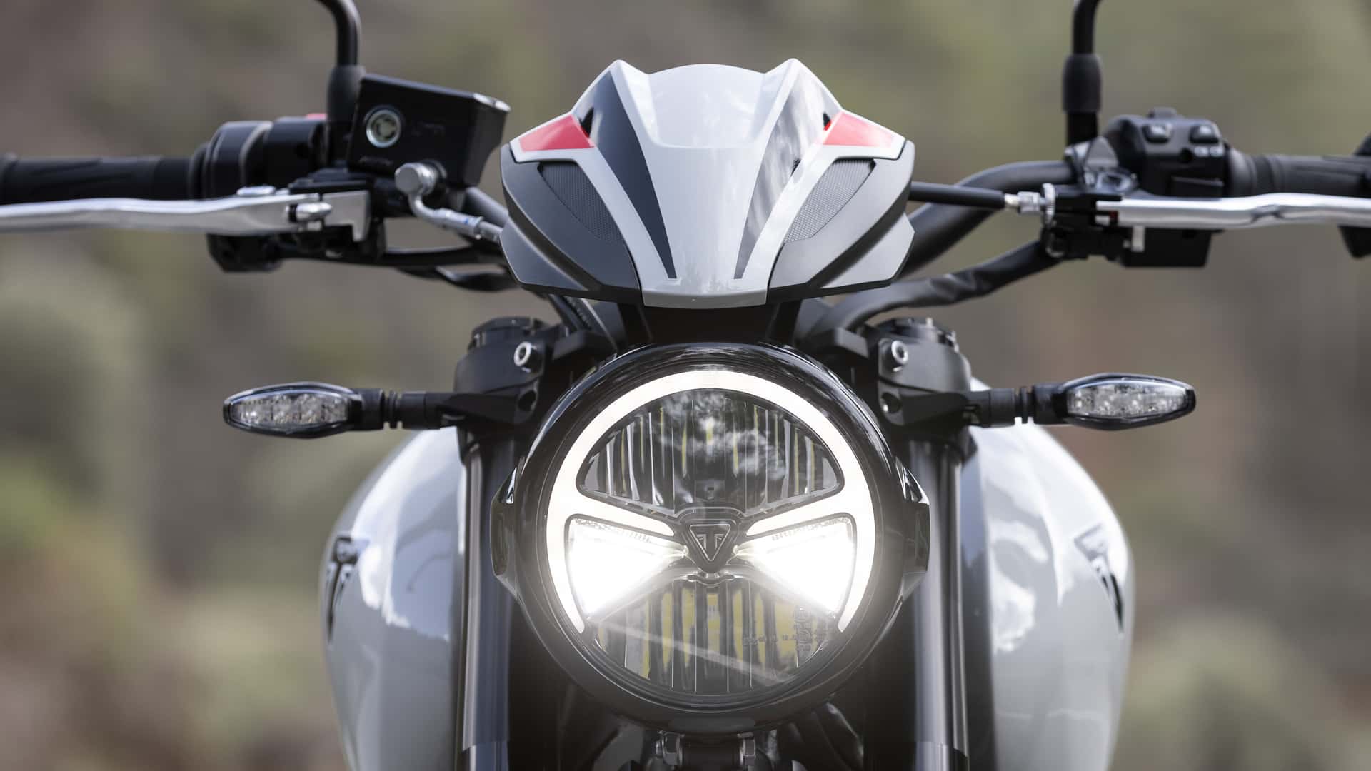 Отзыв фар 2026 Triumph Trident 800: проясняем проблему