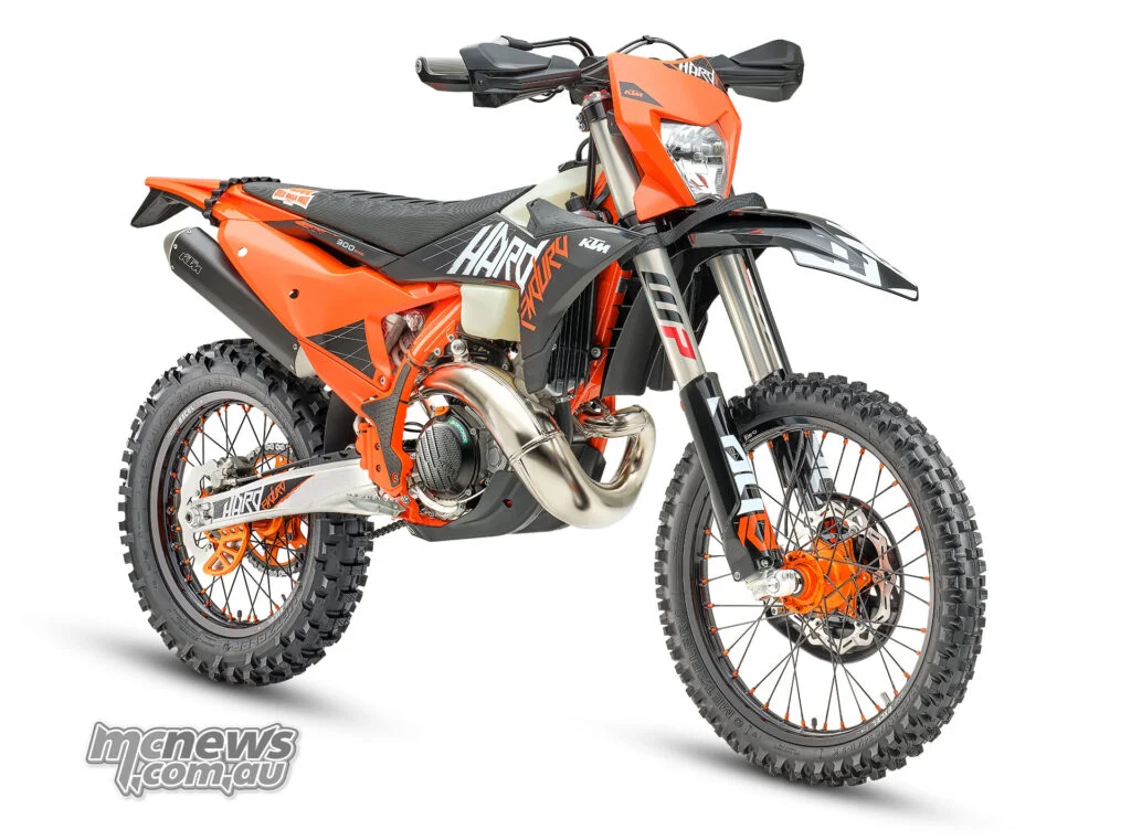 HARDENDURO занимает верхнюю ступень в линейке KTM EXC, предлагая защиту, охлаждение и премиальную ходовую часть уже с завода