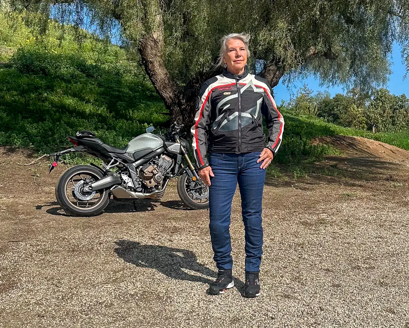 Обзор женской куртки Alpinestars Idles: тепло и ретро