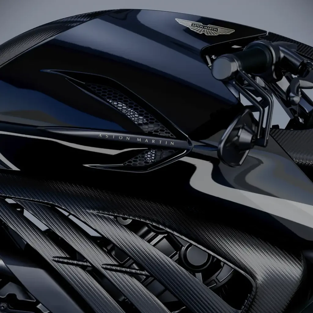 Aston Martin AMB 002 Roadster: первый дорожный мотоцикл дуэта — фото 4