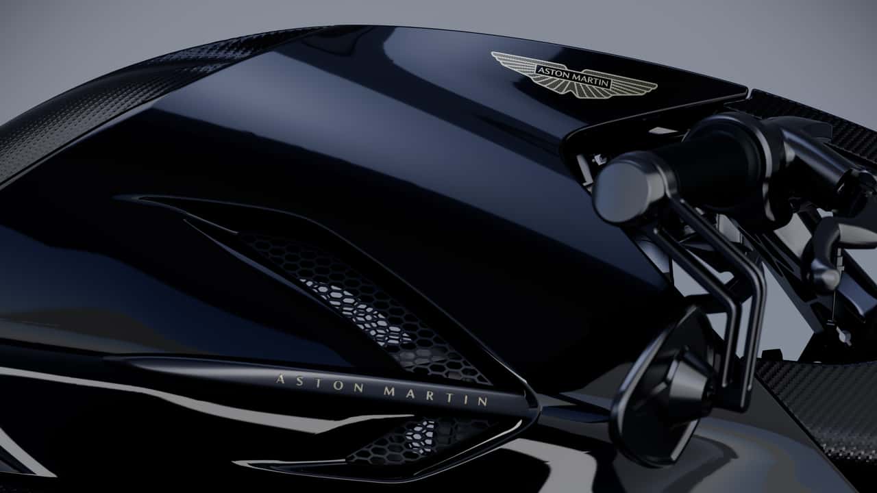 Aston Martin и Brough Superior возвращаются с новым мотоциклом. И наконец-то он допущен на дороги общего пользования — фото 3