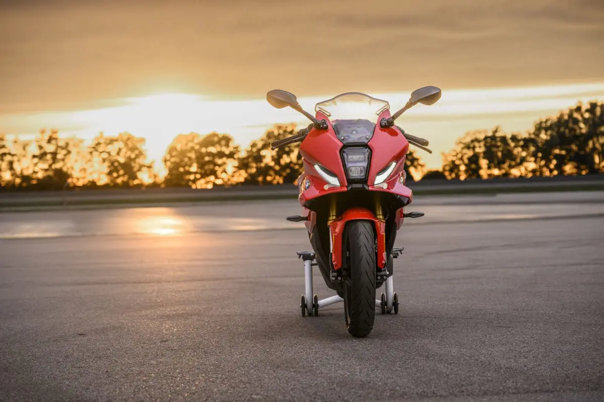 BMW F 450 RR получила спортивную версию для класса A2 — фото 2