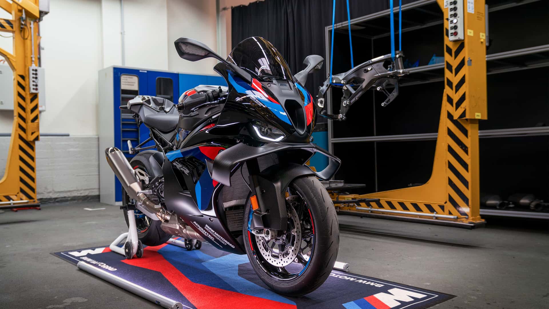 BMW готовит сокращения. Пока неясно, затронут ли они Motorrad