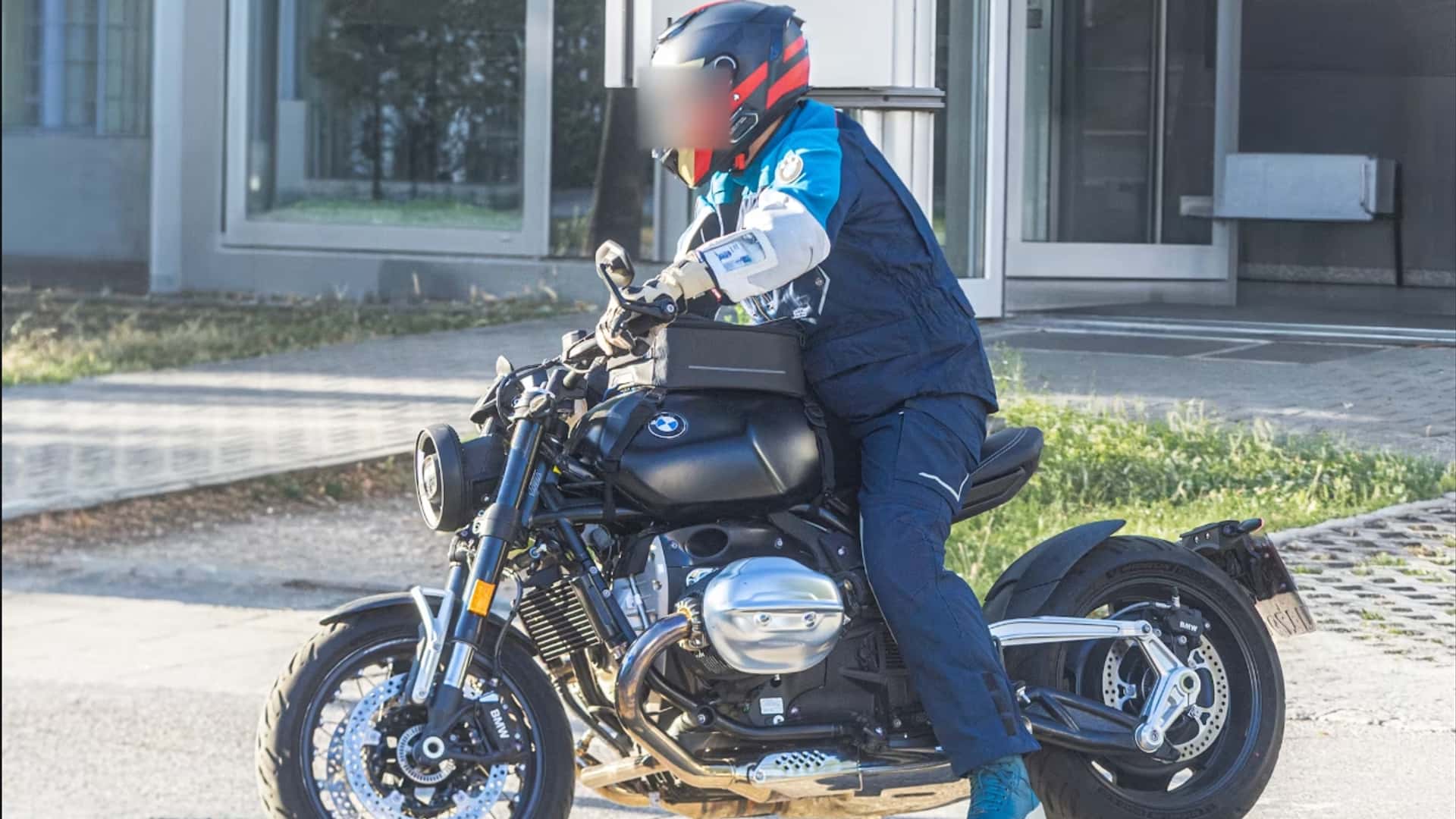 BMW R20 замечен на испытаниях: 2-литровый мотоцикл приблизился к серийной версии
