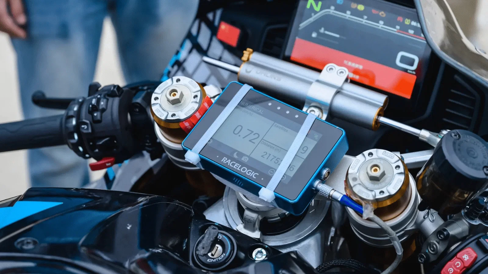 CFMoto вывела V4 SR-RR на трек, пока продолжается разработка прототипа, способного разгоняться до 196,2 mph