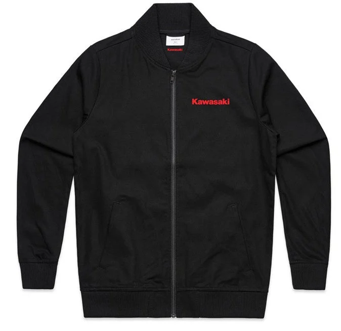 Бомбер Apex Bomber Jacket отличается чистым черным передом, сдержанным красным логотипом и металлической молнией во всю
