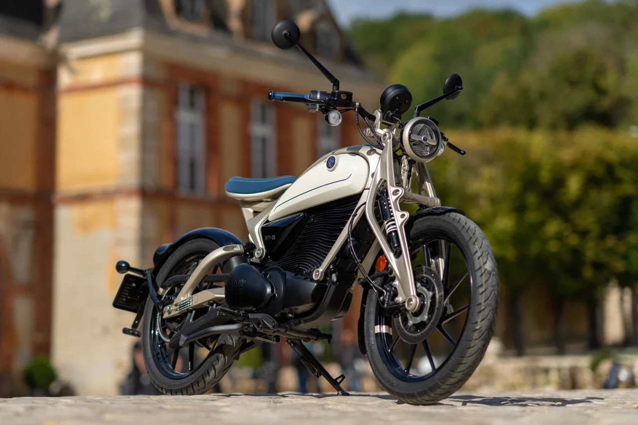 Royal Enfield Flying Flea C6 удивил на ходу — фото 7