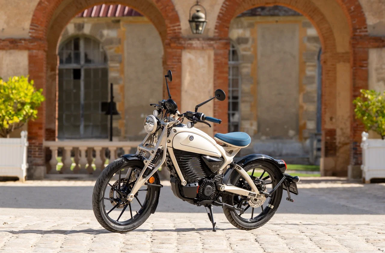 Royal Enfield Flying Flea C6 удивил на ходу