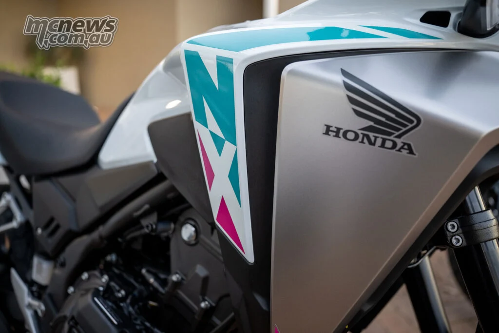 NX расшифровывается как New X-over, хотя CB500X и без этого неплохо объяснял концепцию.