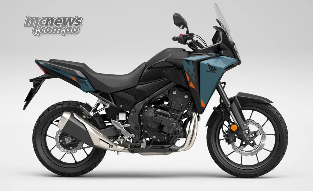 Компактный механизм E-Clutch почти не меняет силуэт NX500 и добавляет лишь скромные 2 кг.