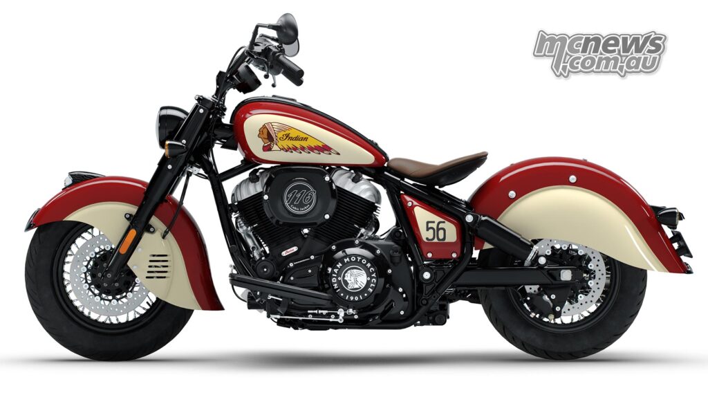 Красно-кремовая окраска Sturgis Edition, колеса со спицами и сильно опущенные крылья отсылают к облику гораздо более ранних