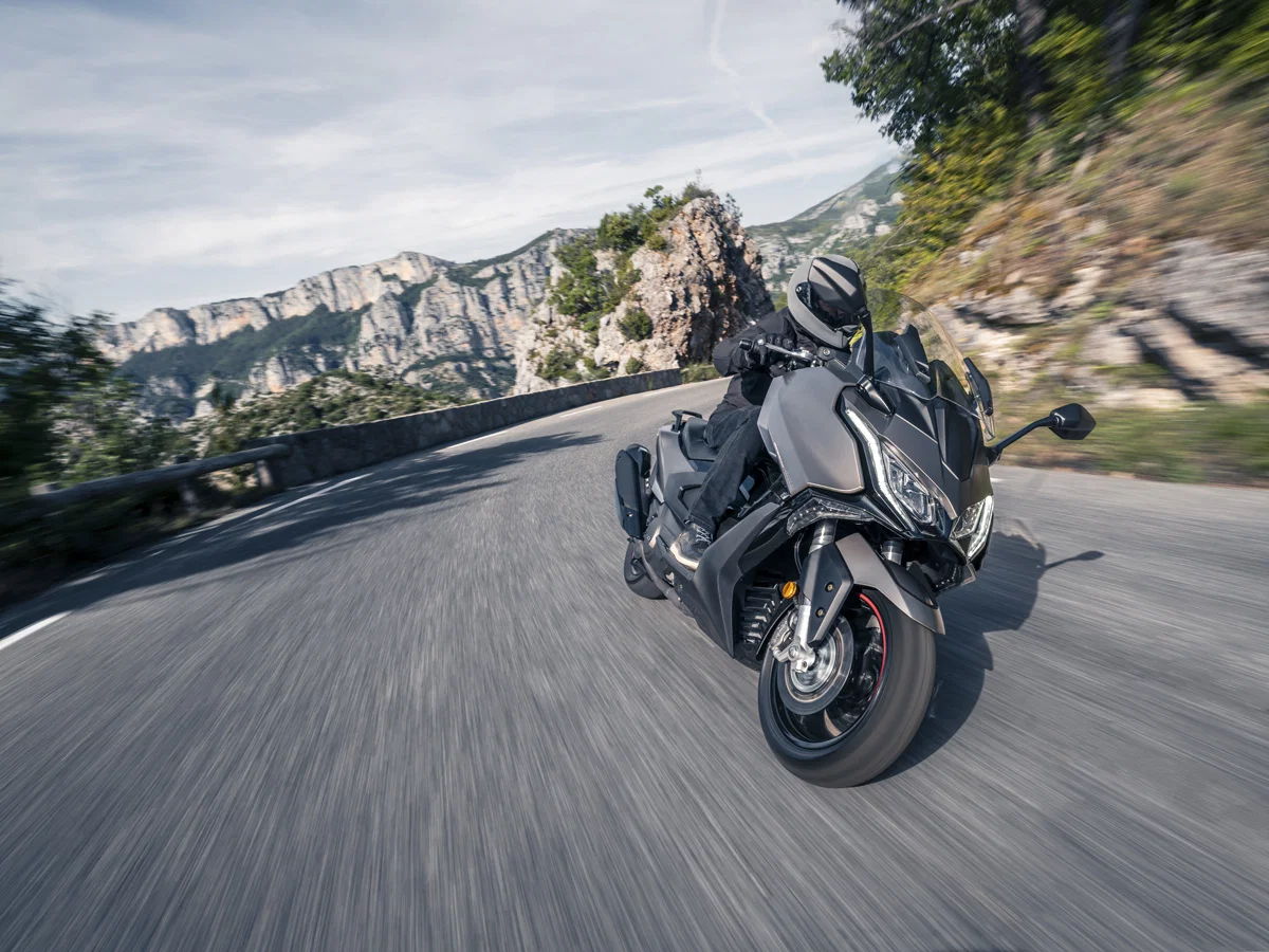 KYMCO хочет узнать, почему новый скутер QJ Motor Fort 600 выглядит так знакомо