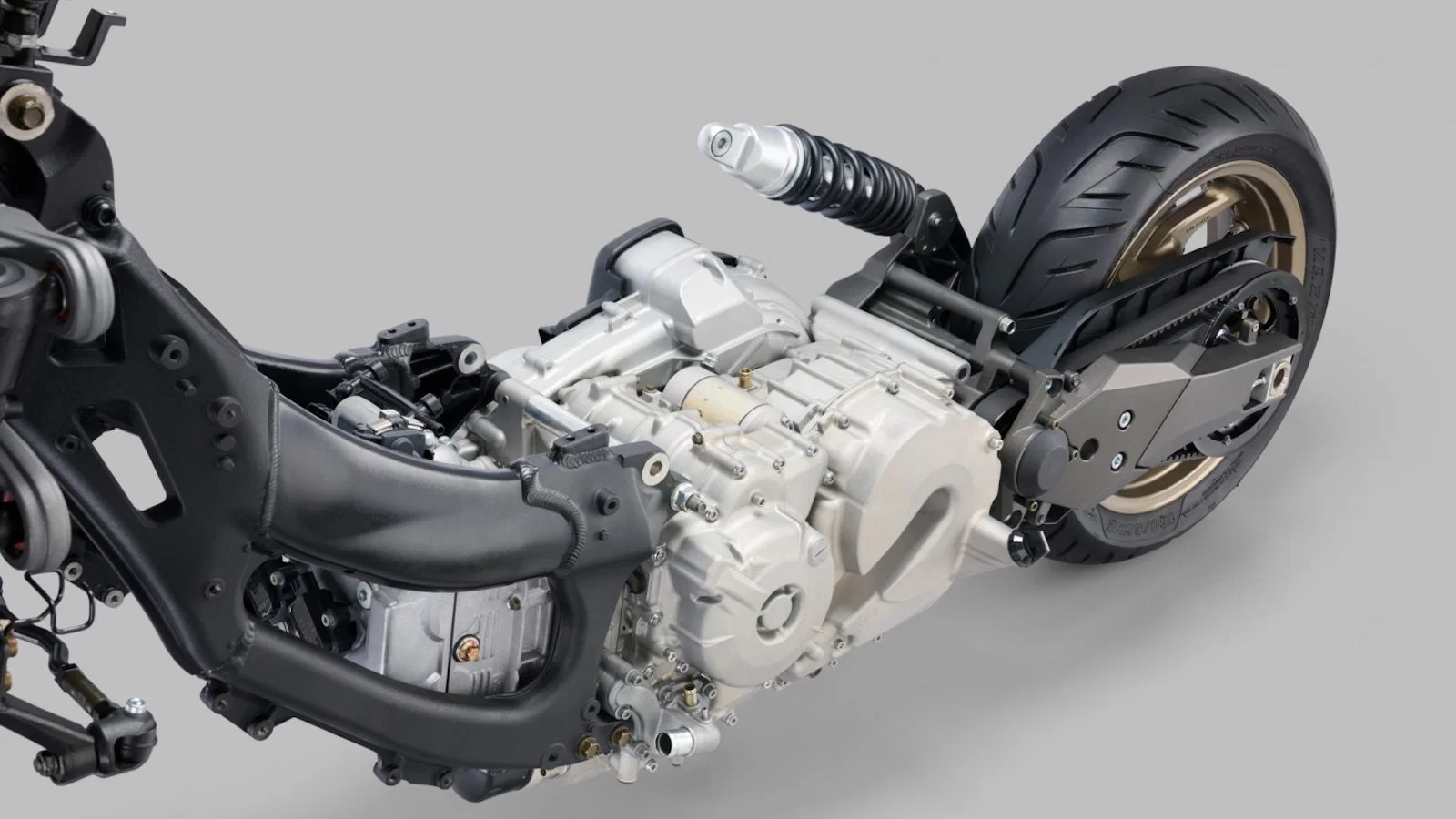 KYMCO хочет узнать, почему новый скутер QJ Motor Fort 600 выглядит так знакомо