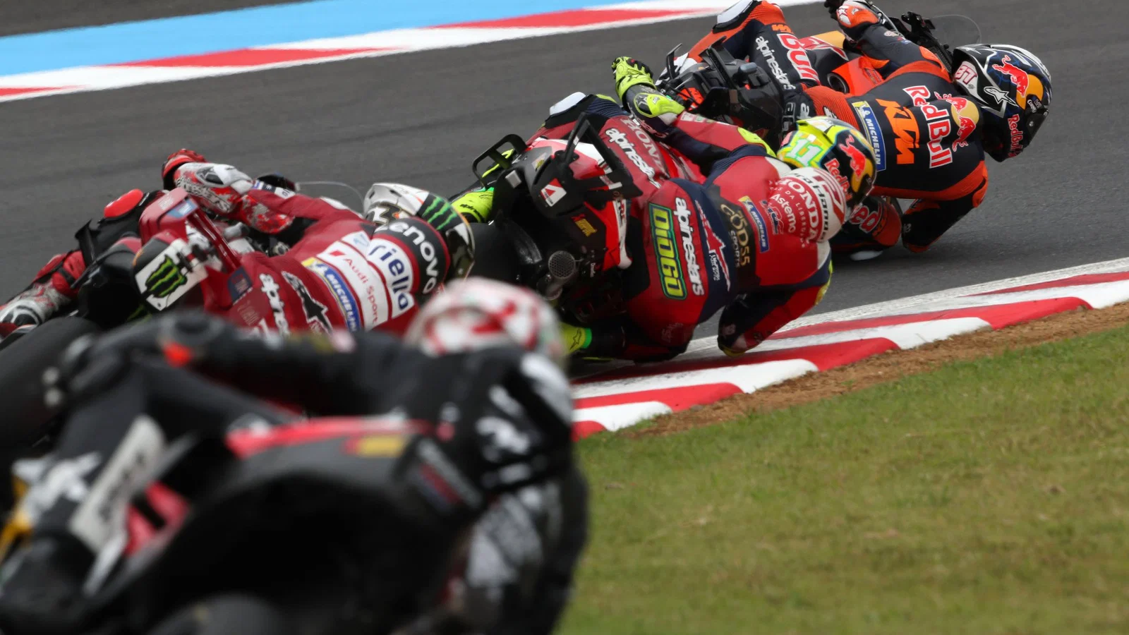 MotoGP 2027: главные победители и проигравшие на рынке пилотов