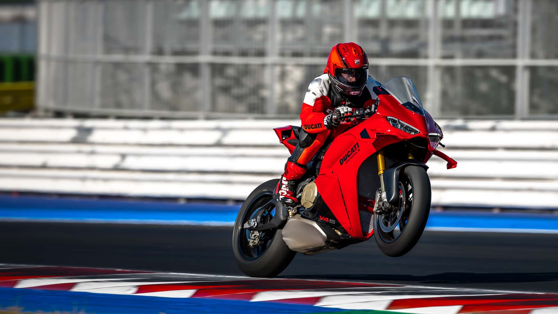 Ducati обновила Panigale V4 и V4 S