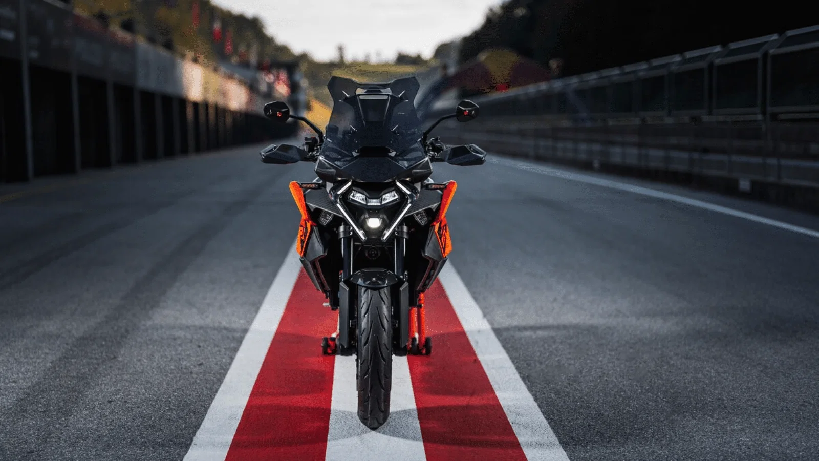 Новый KTM 1390 Super Duke GT ожидается в начале 2027 года после задержек в производстве
