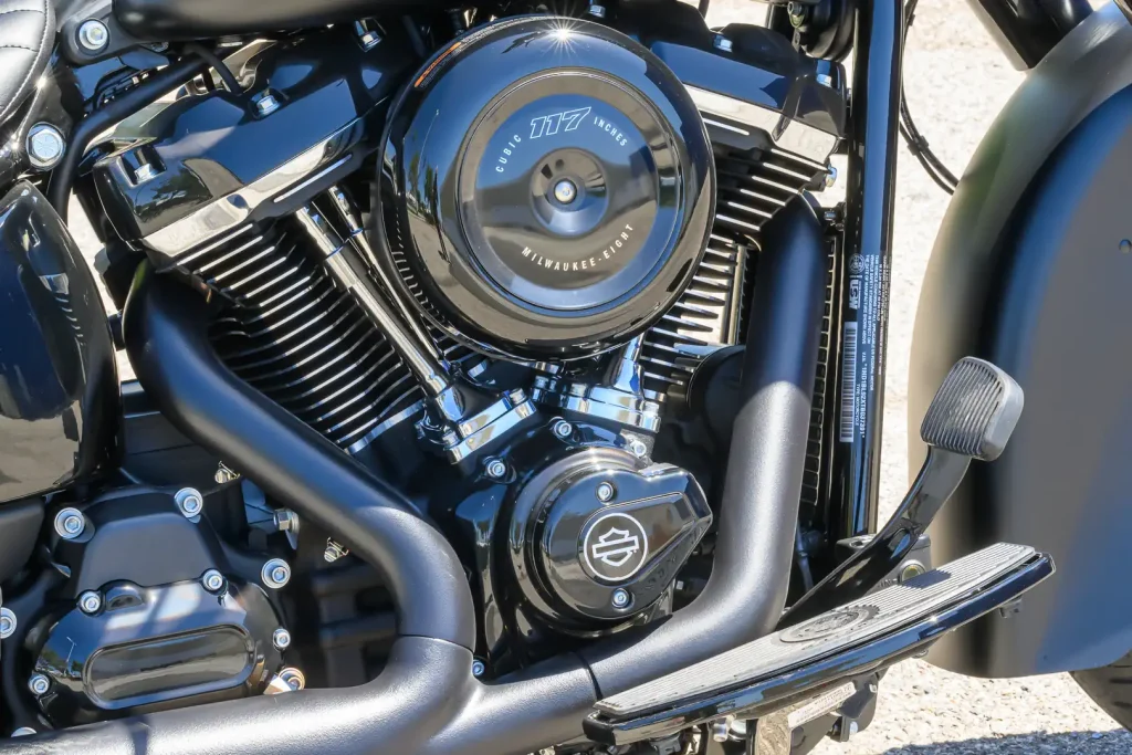 Обзор 2026 Harley-Davidson Deadwood: 13 ключевых фактов — фото 3