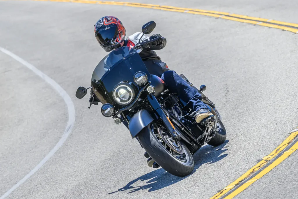 Обзор 2026 Harley-Davidson Deadwood: 13 ключевых фактов — фото 8