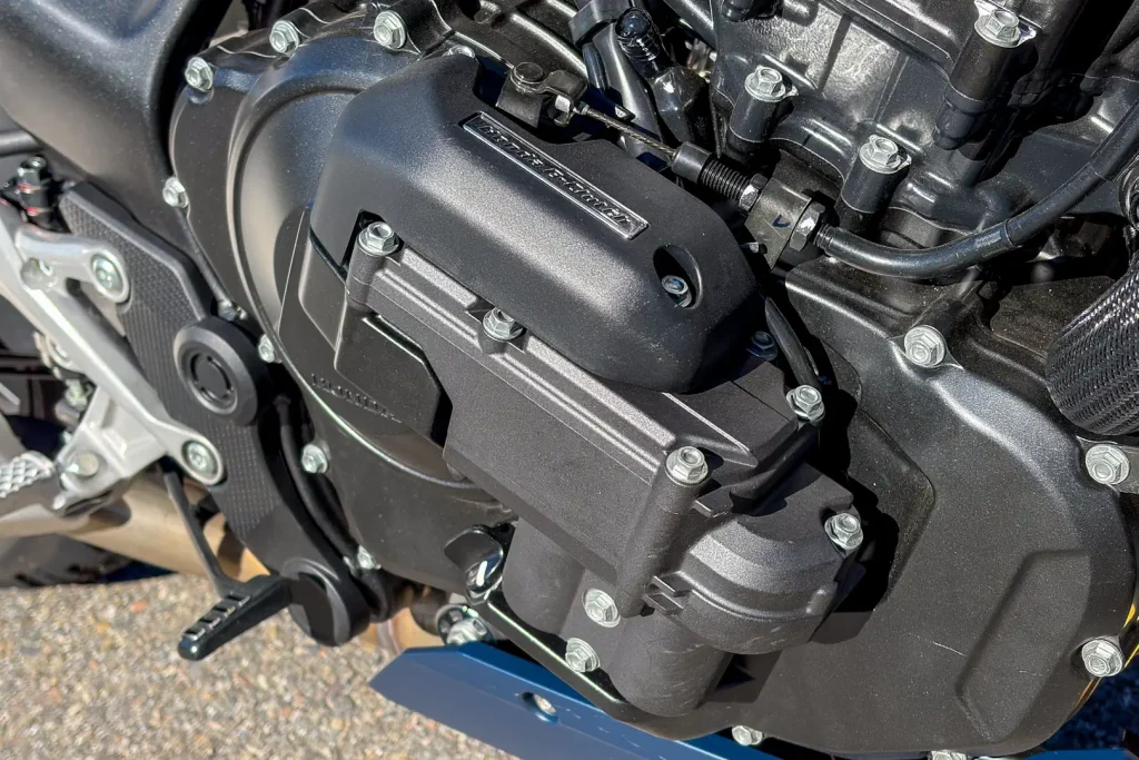 Обзор 2026 Honda CB750 Hornet E-Clutch: 16 фактов