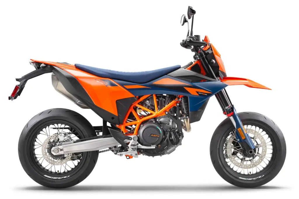 Обзор 2026 KTM 690 SMC R: 9 быстрых фактов о супермото — фото 8