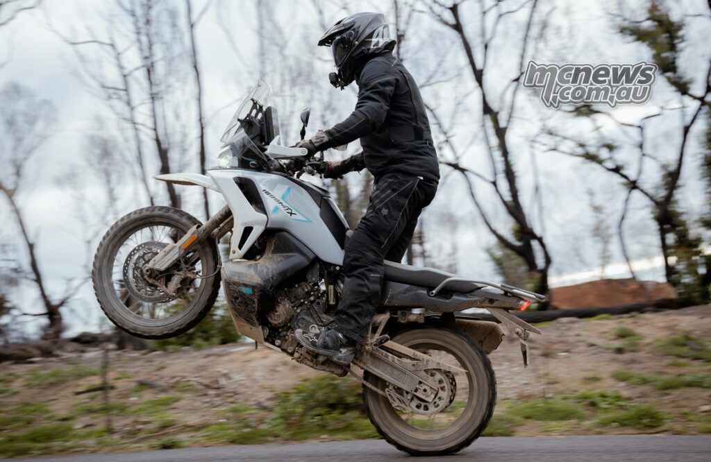 Цена $19 000 ride-away тоже выглядит очень привлекательно для CFMOTO 1000MT-X