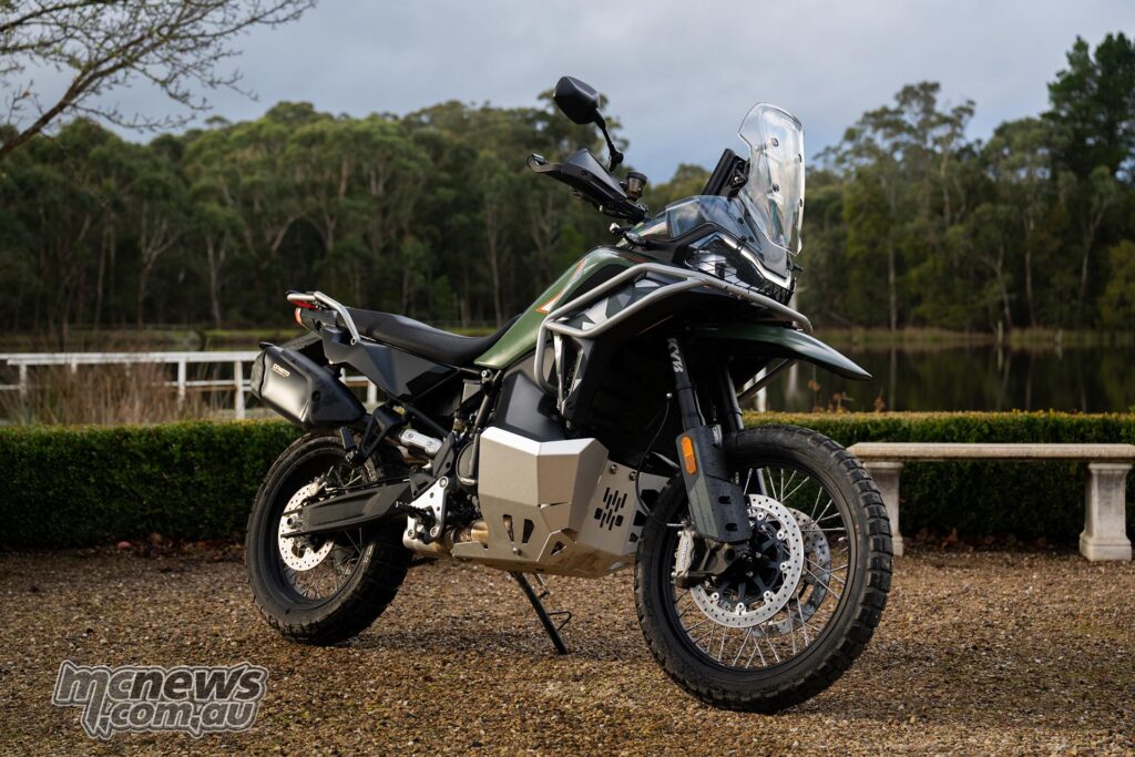 CFMOTO 1000MT-X — действительно способный приключенческий мотоцикл, и недооценивать его не стоит