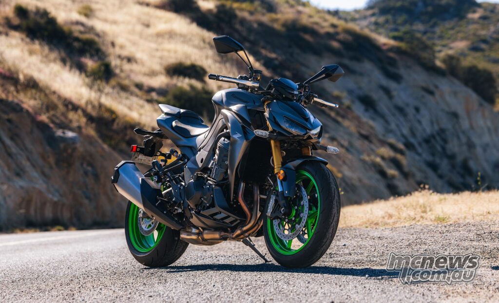 Kawasaki Z1100 2026 года возвращает в класс атмосферных больших нейкедов рядный четырёхцилиндровый двигатель объёмом 1099
