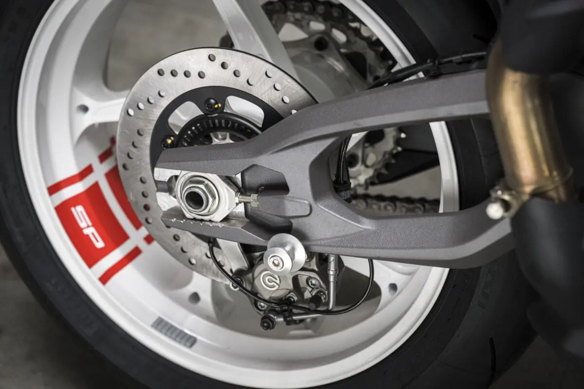 Первый тест: Ducati Hypermotard V2 — фото 2