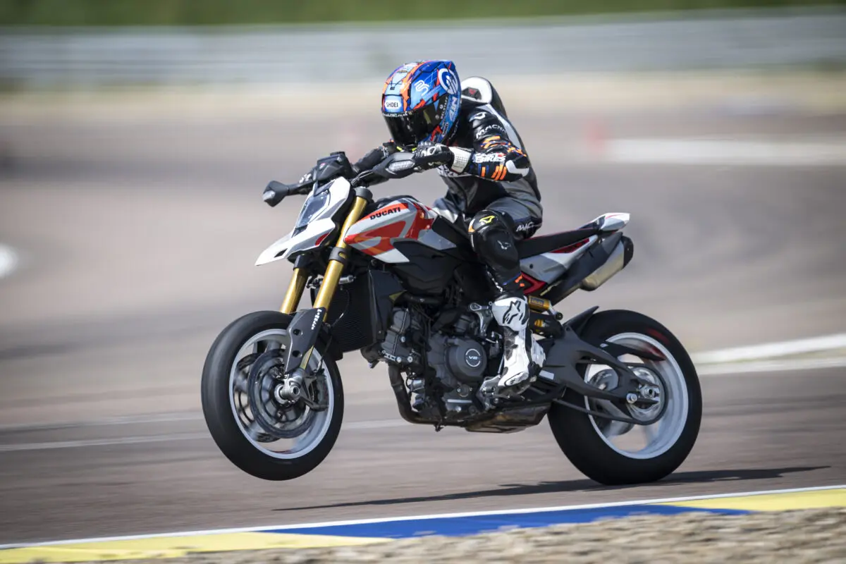 Первый тест: Ducati Hypermotard V2