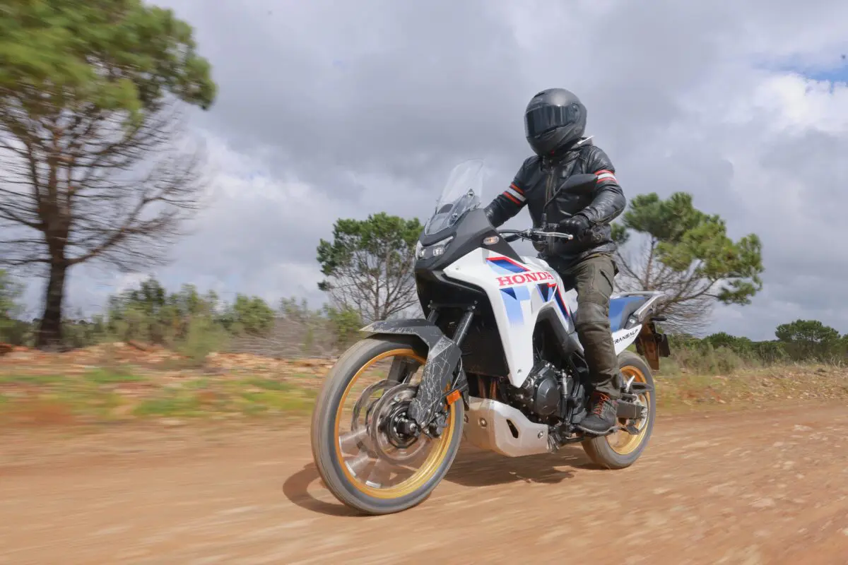 Первый тест: Honda XL750 Transalp E-clutch