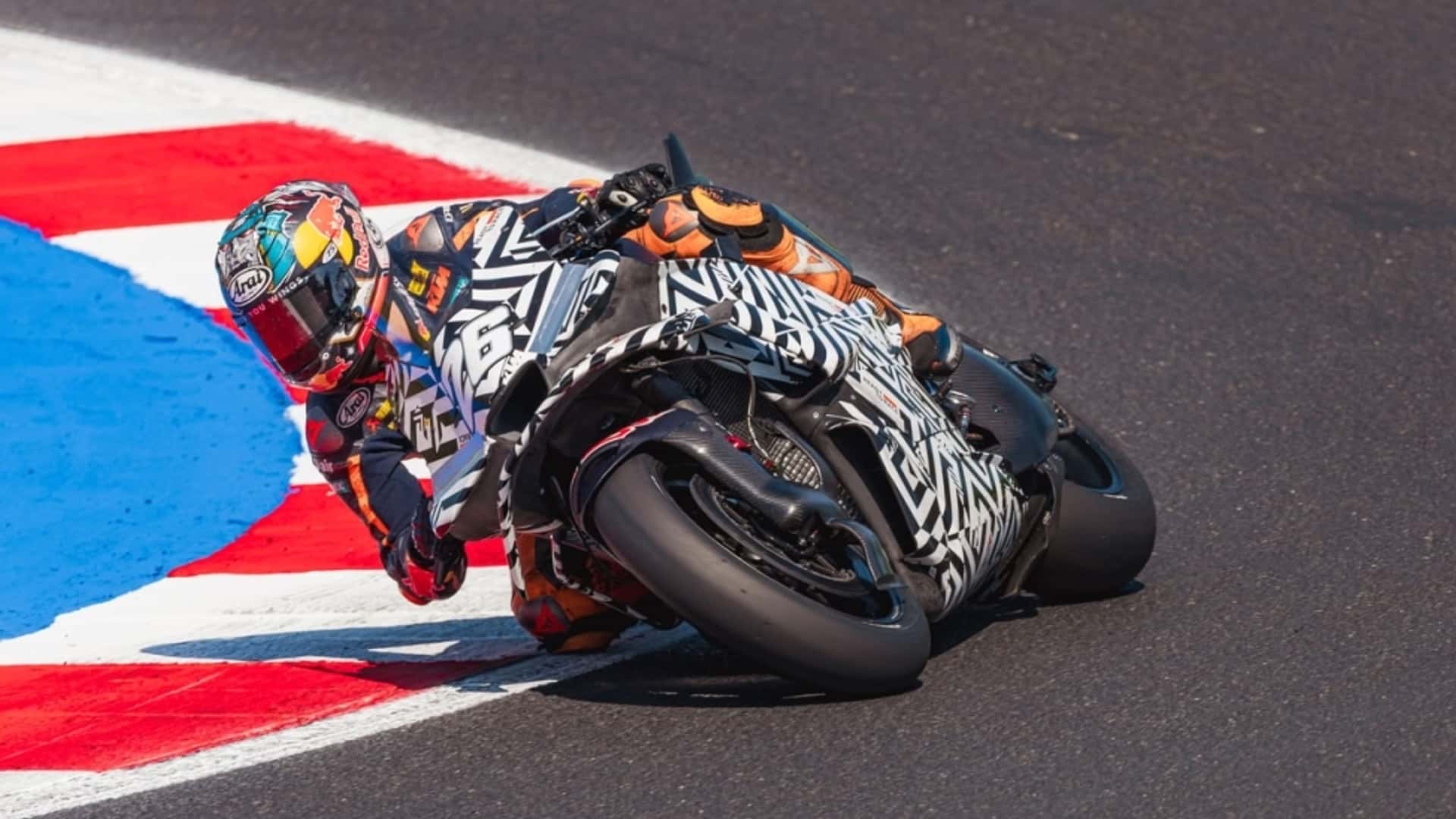 Следующее поколение MotoGP-байка KTM копирует аэродинамическую схему Aprilia и Формулы-1