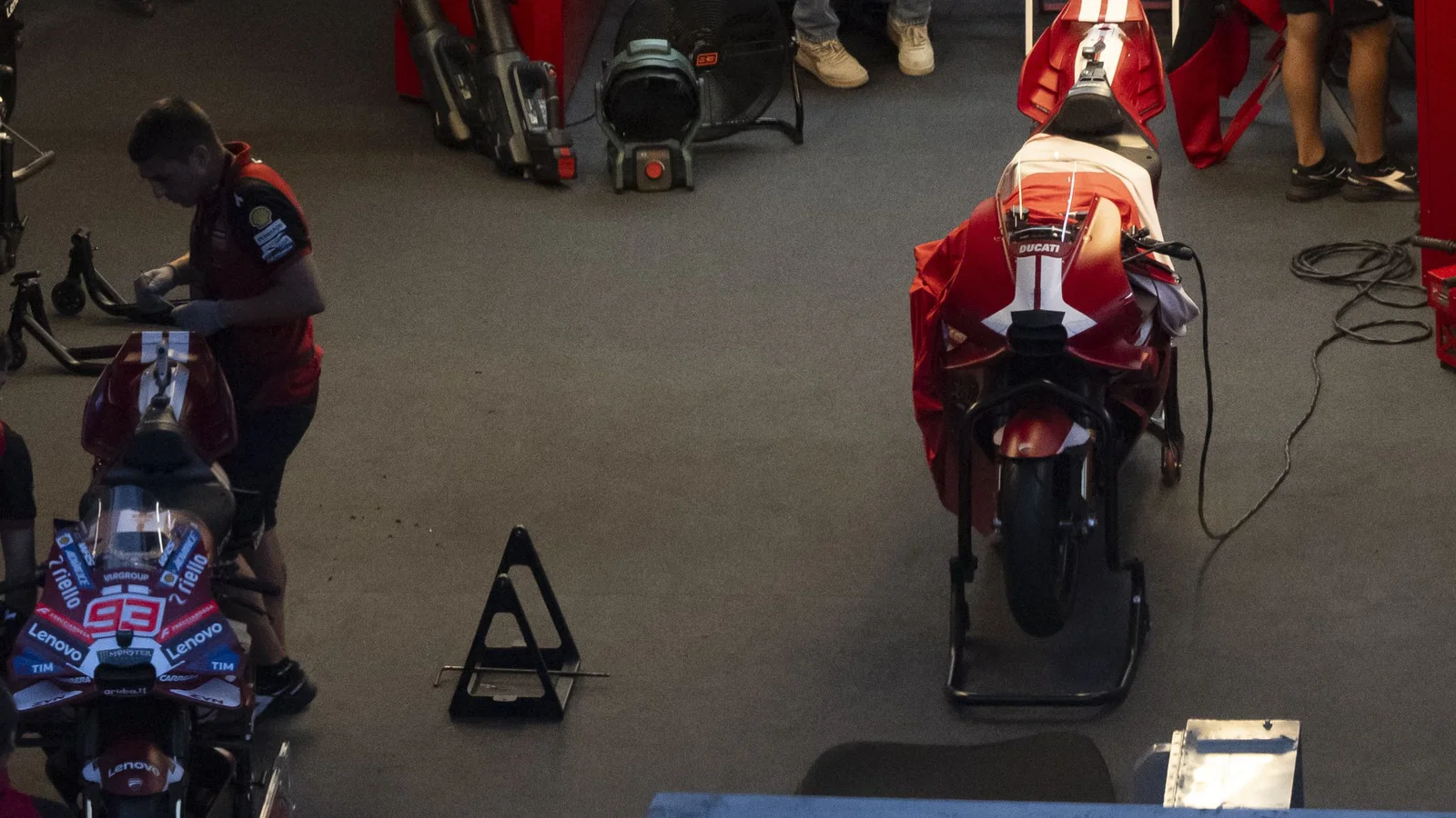Тест Pirelli в MotoGP показал Ducati новый прототип 850cc более крупным планом