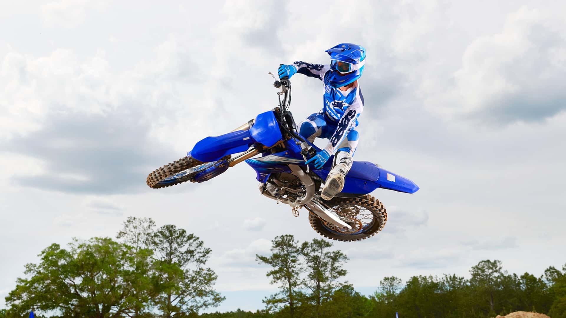 Yamaha представила полностью новый кроссовый YZ250F и особую версию оформления