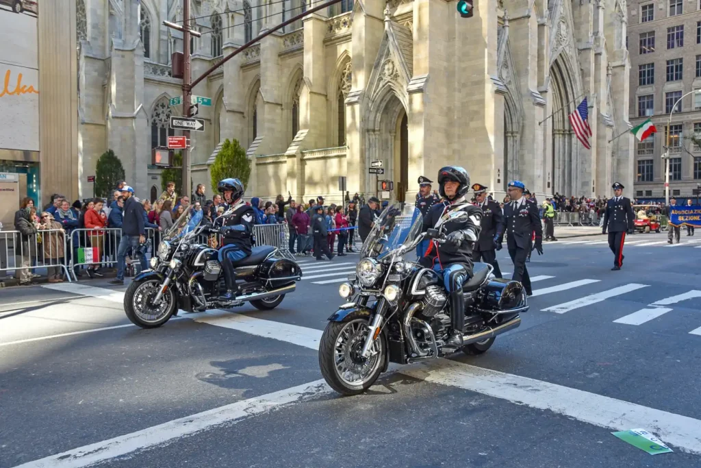 Завод и музей Moto Guzzi открылись в Манделло: 32 фото — фото 6