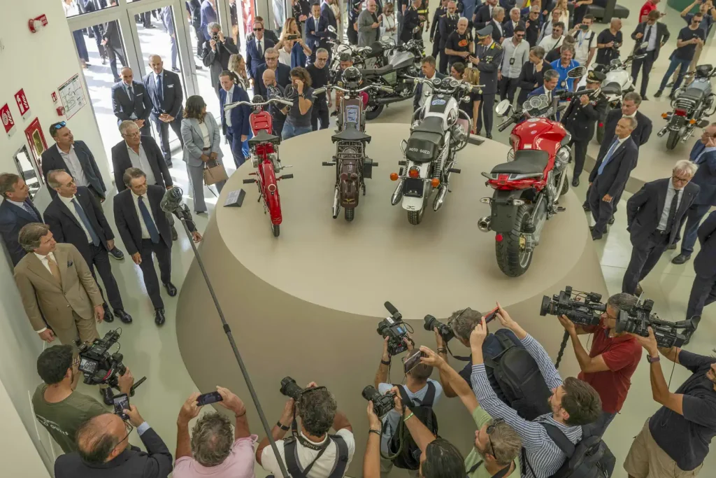 Завод и музей Moto Guzzi открылись в Манделло: 32 фото — фото 2